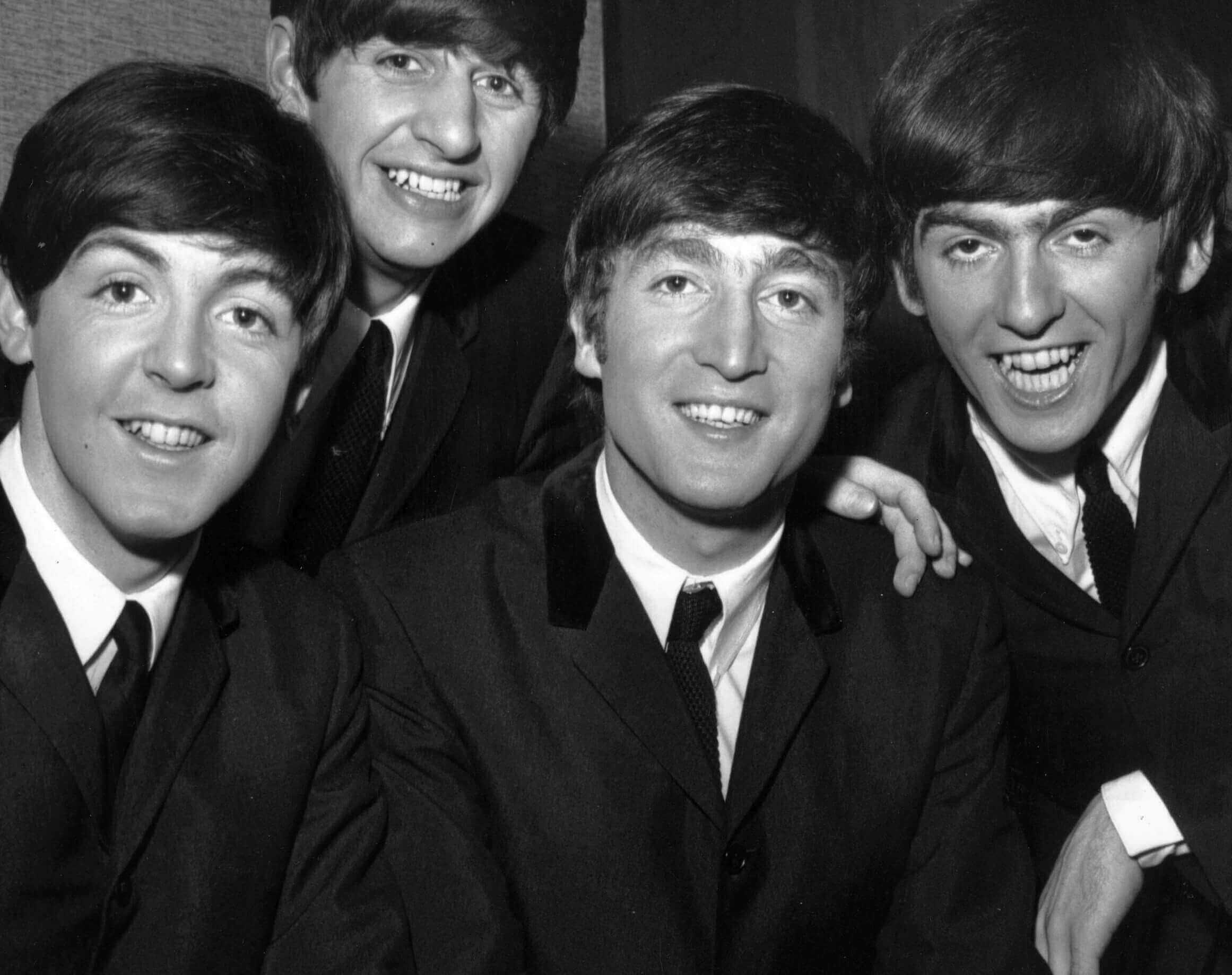 Paul mccartney say say say. The Beatles. The Beatles участники. Битлз деньги. Beatles photo.