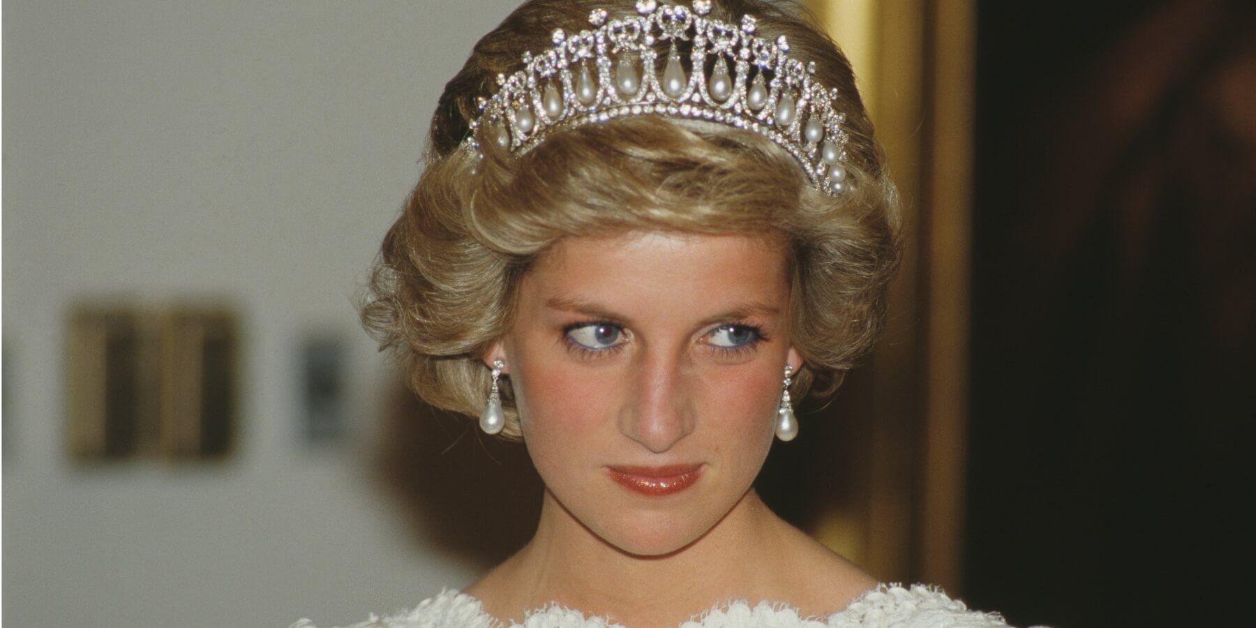 Princess Diana's Flawless Curtsy Goes Viral: 'Class and the Epitome of ...