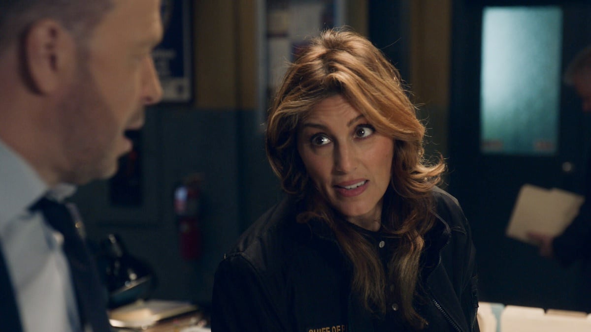 Jennifer Esposito talking to Donnie Wahlberg in an episode of 'Blue Bloods' Season 14