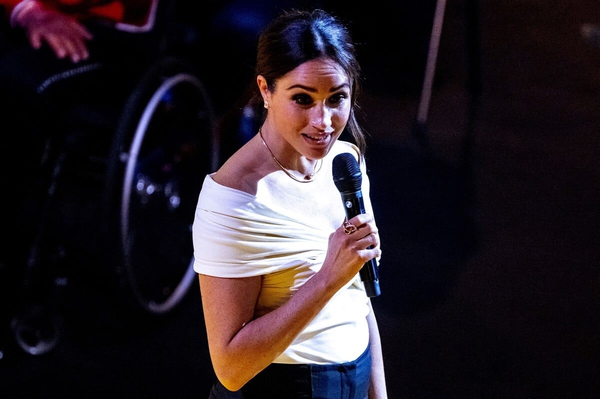 Meghan Markle’s 3-Word Reply to Put Prince Harry in His Place After He Interrupts Her as She’s Speaking at Event