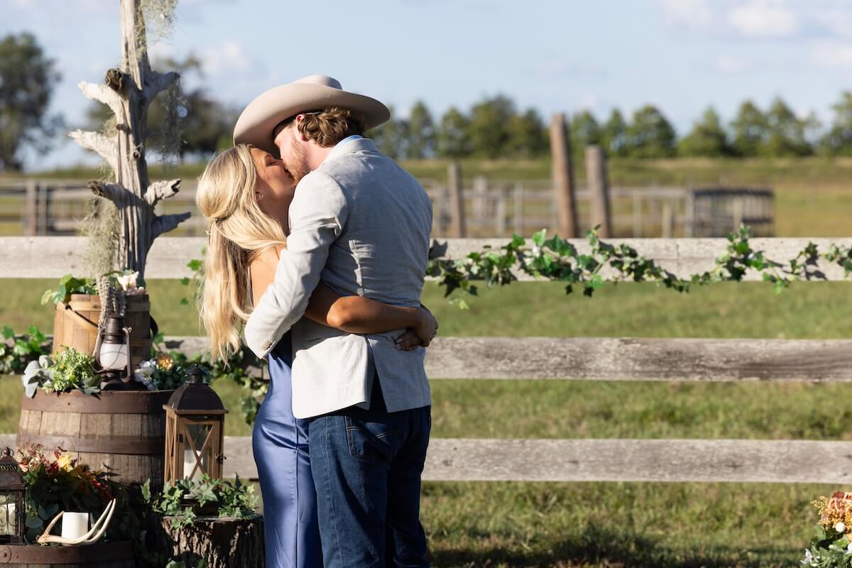 Nathan and Taylor kissing the 'Farmer Wants a Wife' Season 2 finale