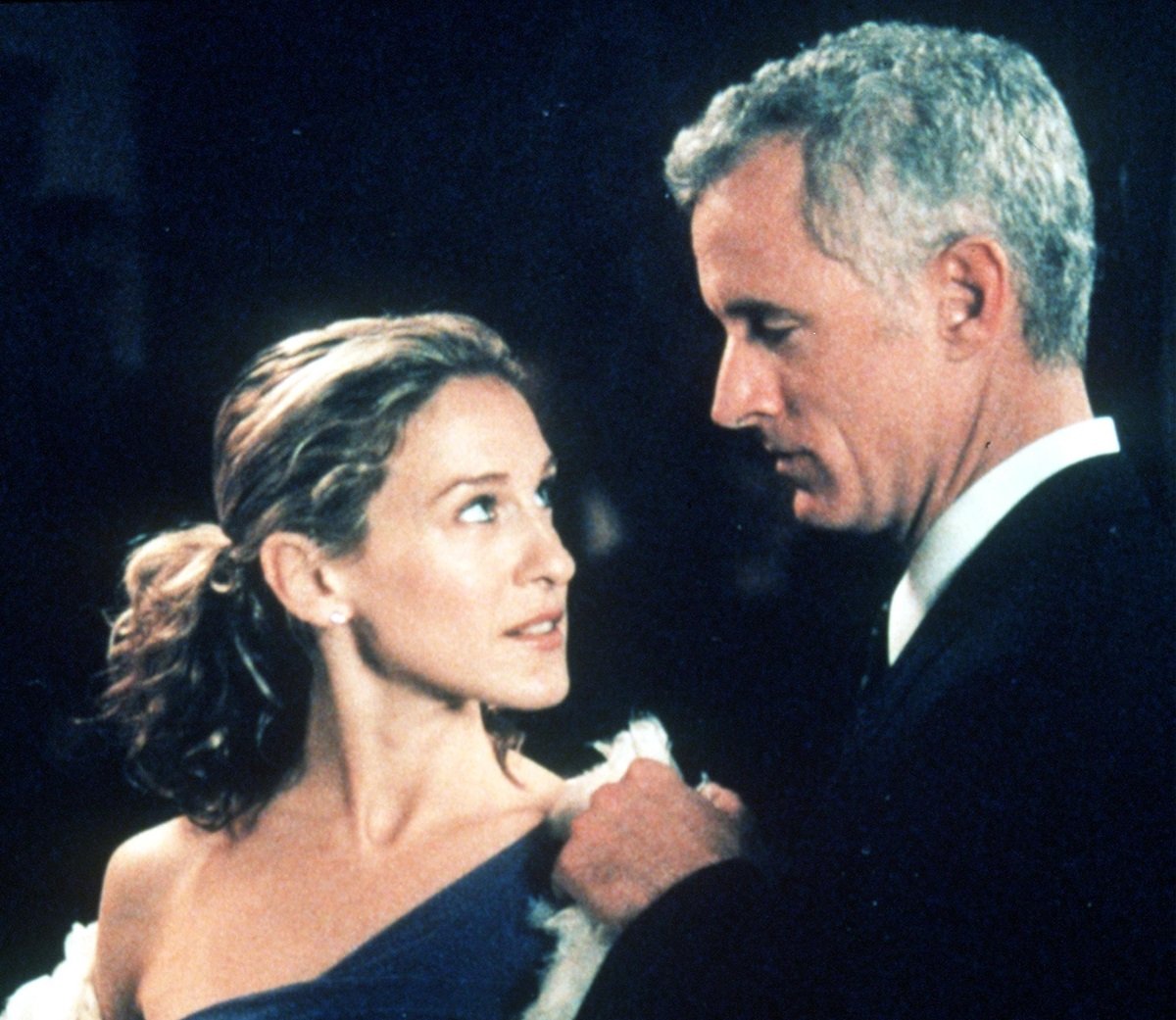 Sarah Jessica Parker (Carrie) and John Slattery (Bill) act in a scene from the HBO television series "Sex and the City" third season, episode "Where There's Smoke".