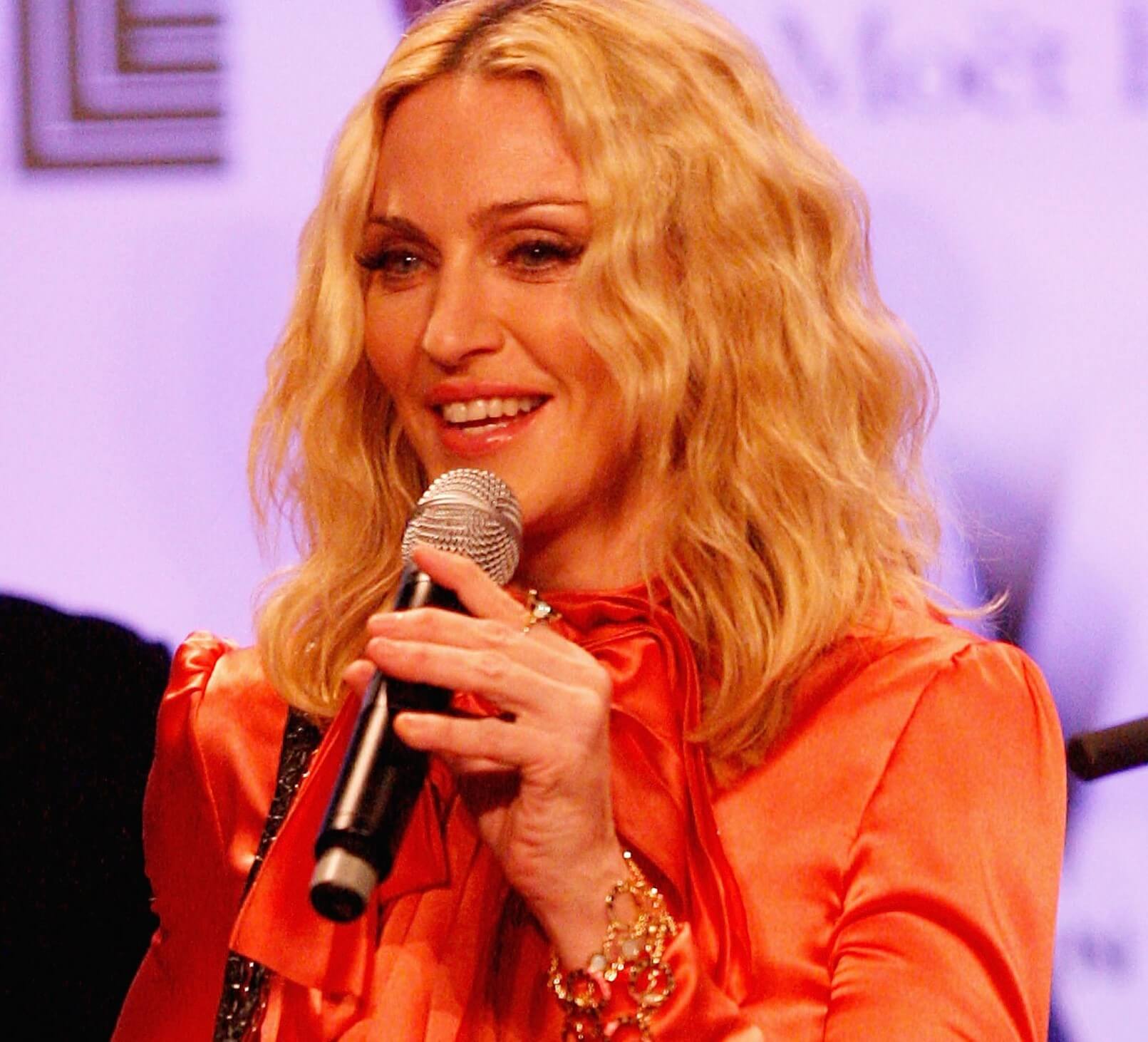 madonna-explained-why-she-hates-singing-into-the-groove