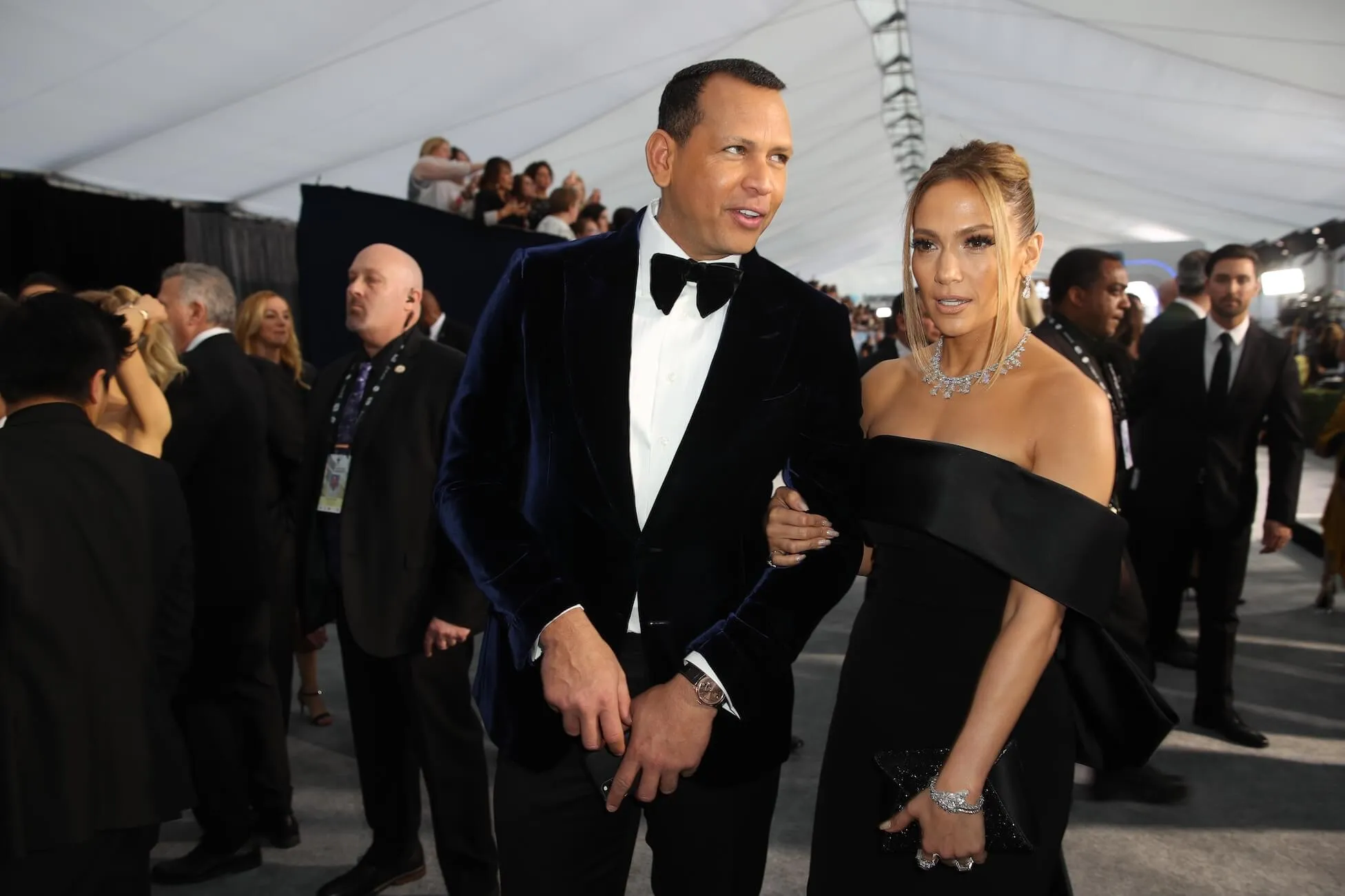 Alex Rodriguez wearing a suit and Jennifer Lopez wearing a black dress while arriving at the 26th Screen Actors Guild Awards in 2020