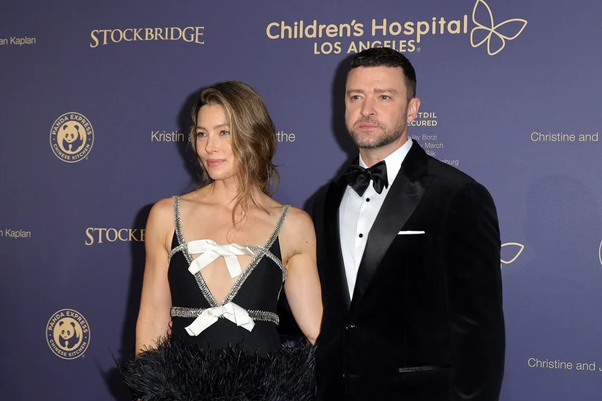 Jessica Biel and Justin Timberlake attend Children's Hospital Los Angeles in matching colored outfits.