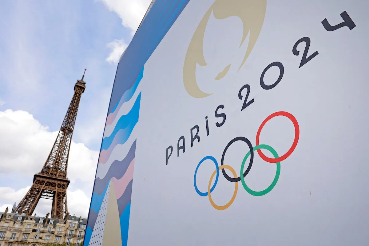 2024 Paris Olympics sign with Eiffel Tower