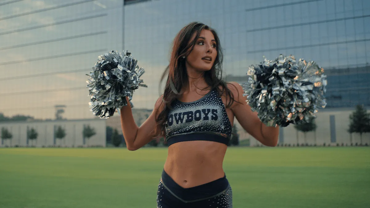 How Much Do Dallas Cowboys Cheerleaders Get Paid? NFL Cheerleaders Earn