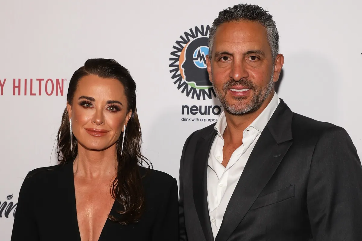 Kyle Richards and Mauricio Umansky attend the Homeless Not Toothless Hollywood Event at The Beverly Hilton on April 22, 2023 in Beverly Hills, California