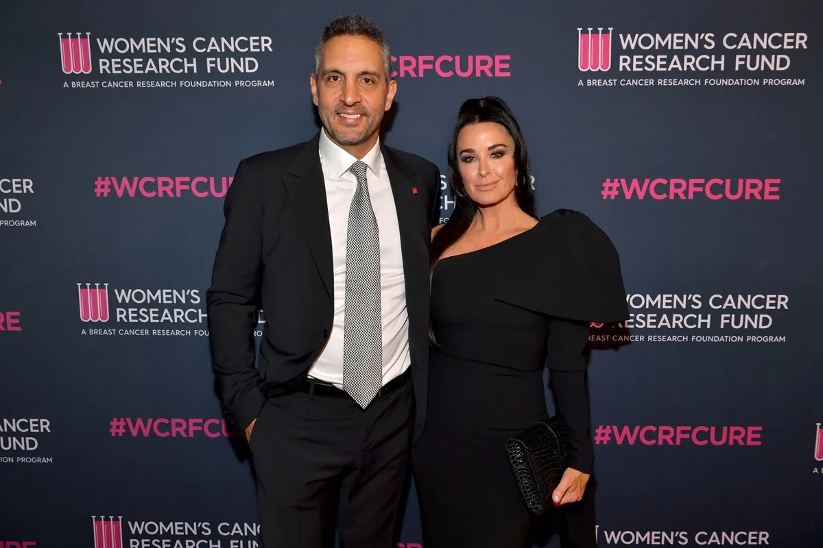 Mauricio Umansky and Kyle Richards attend WCRF's "An Unforgettable Evening" at Beverly Wilshire, A Four Seasons Hotel on February 27, 2020 in Beverly Hills, California