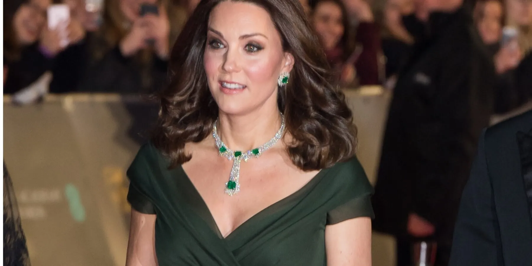 Kate Middleton wears dark green instead of black to the 2018 BAFTA awards