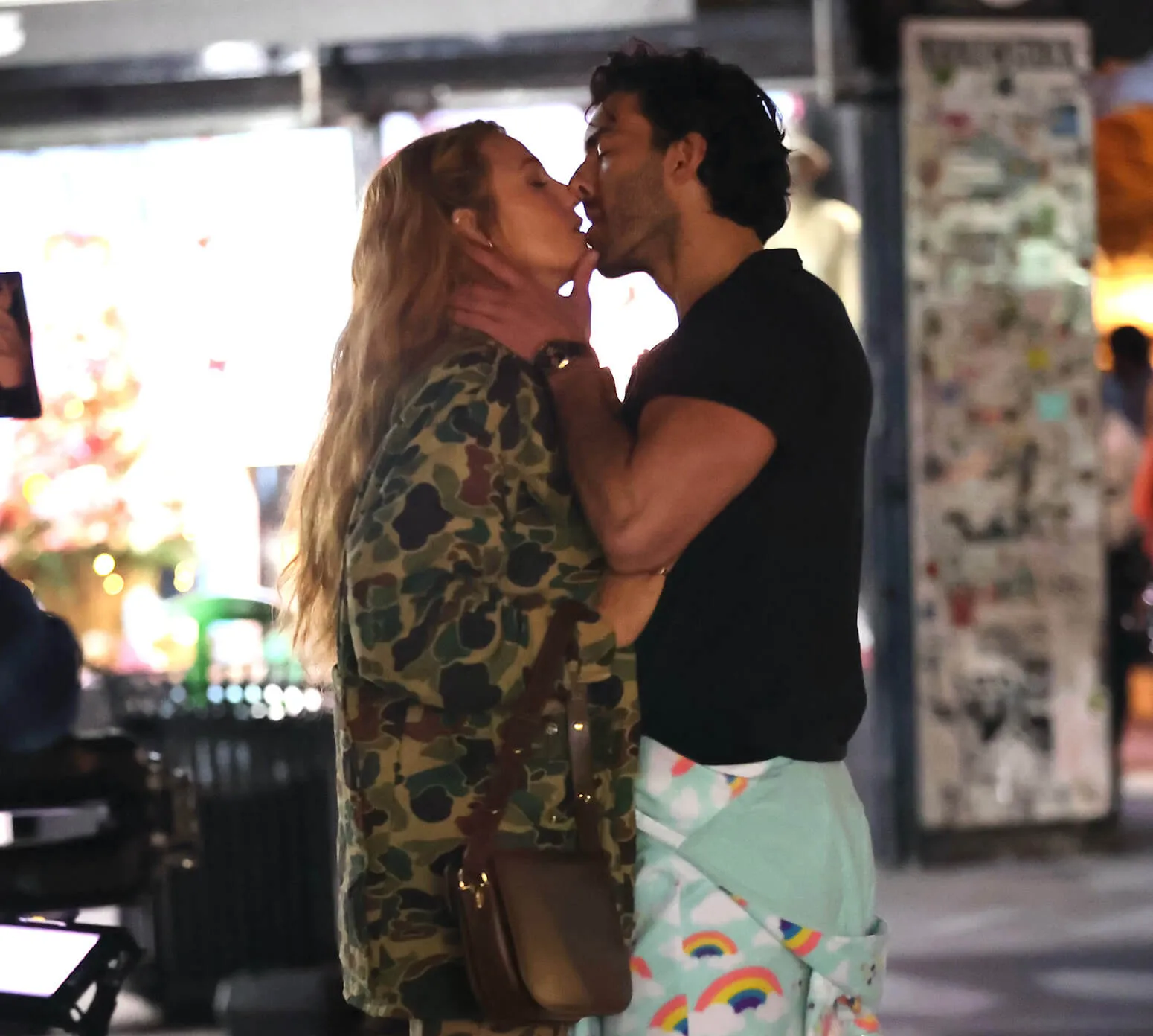 Blake Lively and Justin Baldoni kissing outside on the set of 'It Ends With Us'