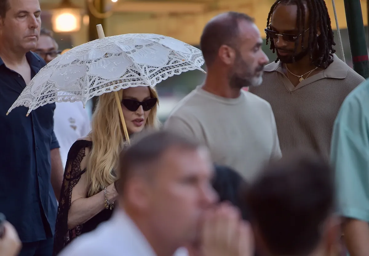 Madonna holding a parasol in Portofino