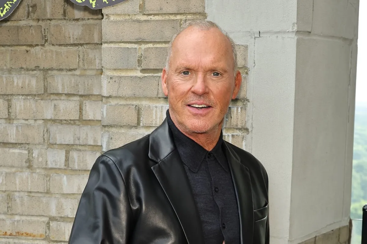 Michael Keaton posing at Beetlejuice photocall.