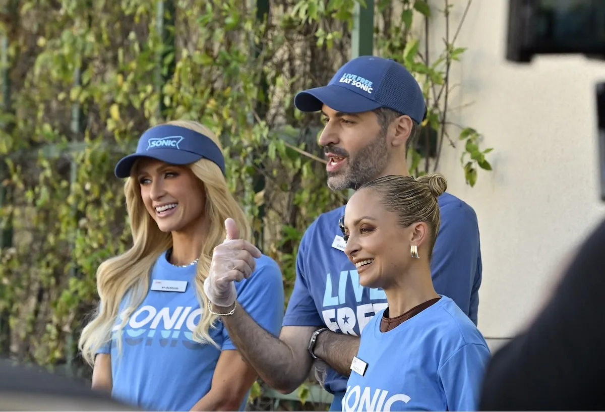 Socialites Paris Hilton and Nicole Richie work at Sonic Drive-In while filming scenes for “The Simple Life” reboot