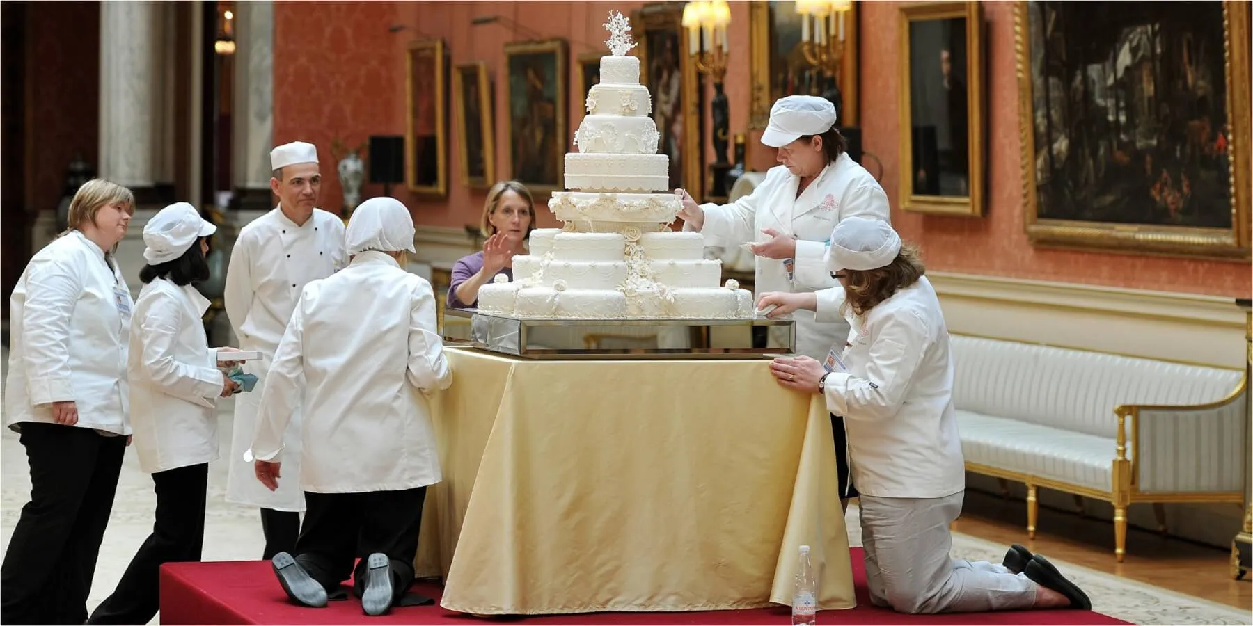 Kate Middleton and Prince William's wedding cake