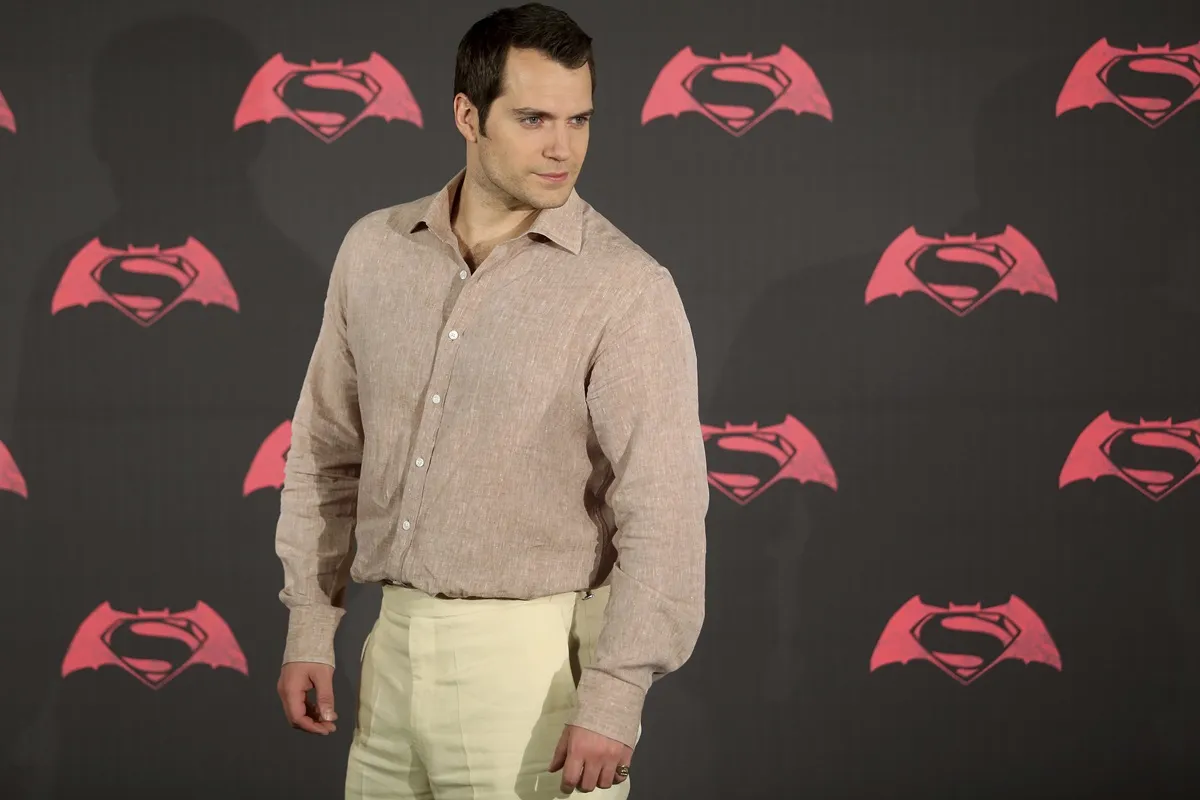 Henry Cavill posing at the premiere of 'Batman v Superman'.