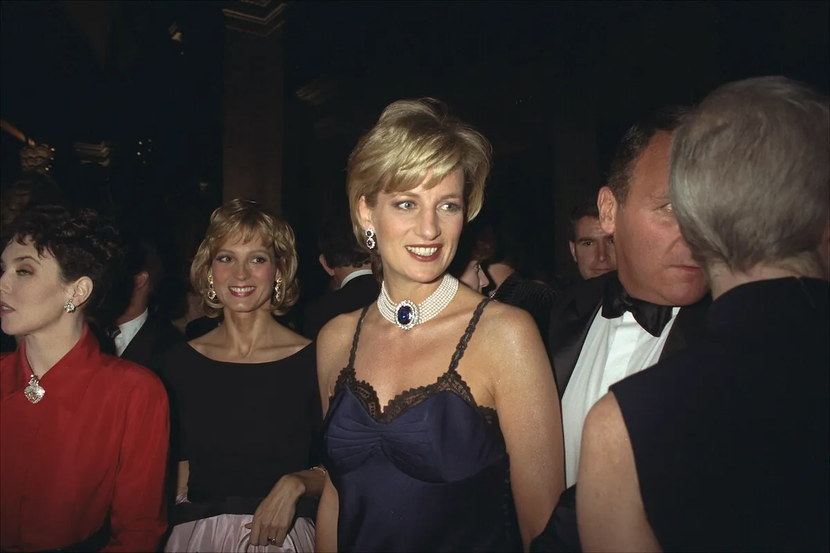 Princess Diana, who removed the corset of her dress, wears Dior at the 1996 Met Gala