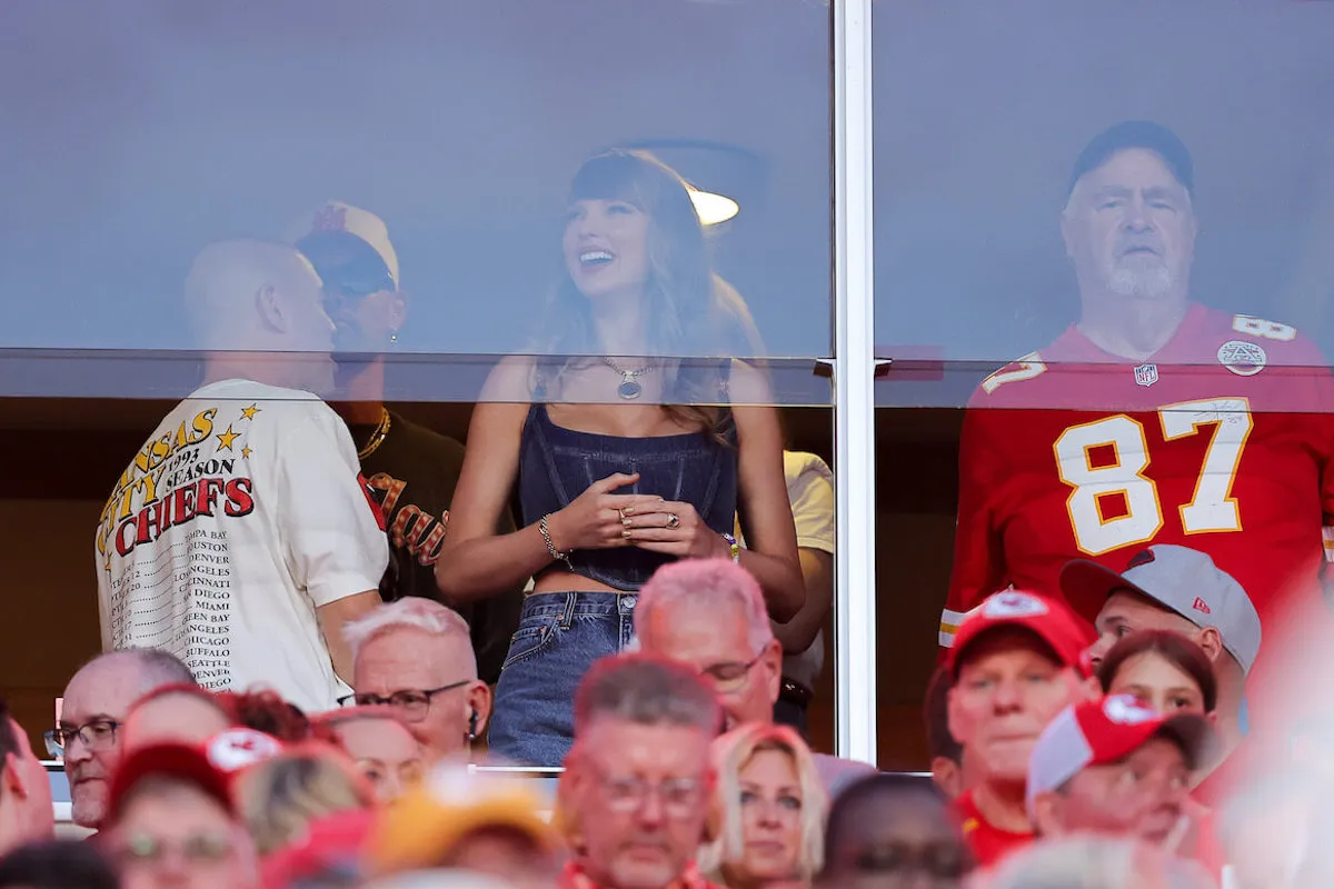 Taylor Swift, who wore Blake Lively's ring to the U.S. Open, at a Chiefs game