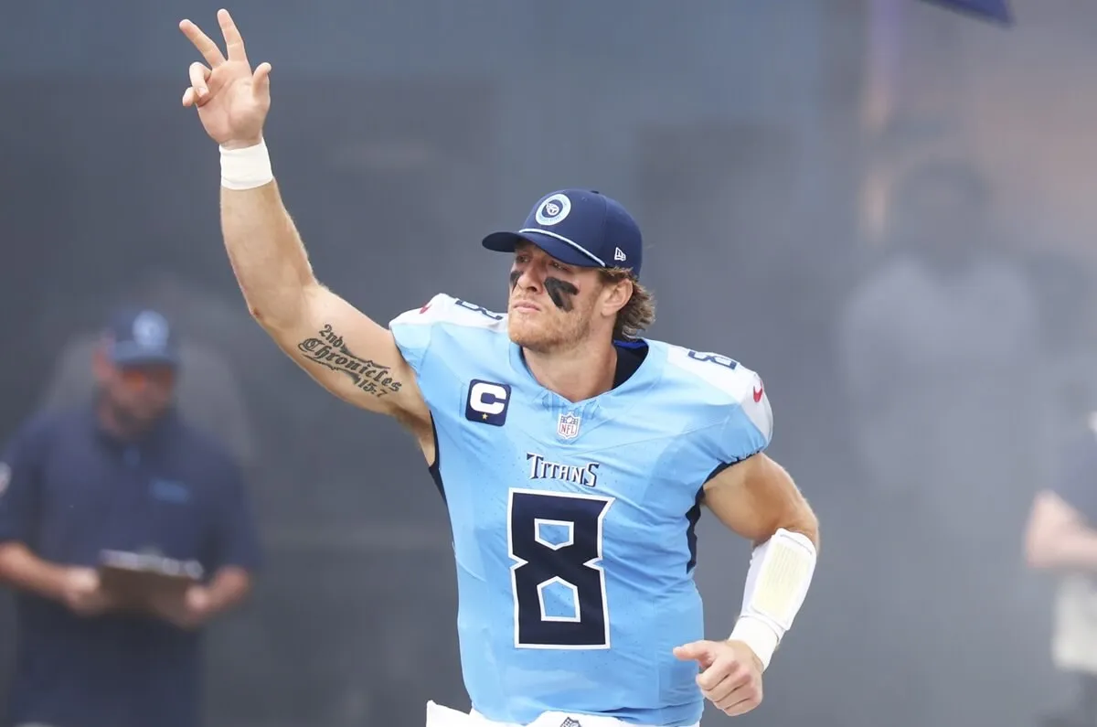 Will Levis of the Tennessee Titans waves at the crowd prior to the game against the Green Bay Packers (1)