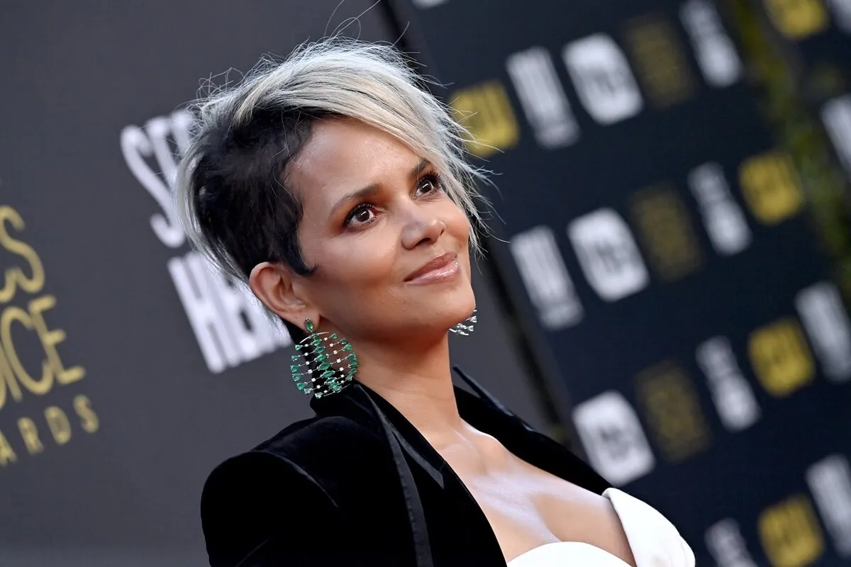 Halle Berry posing at the 27th Annual Critics Choice Awards.