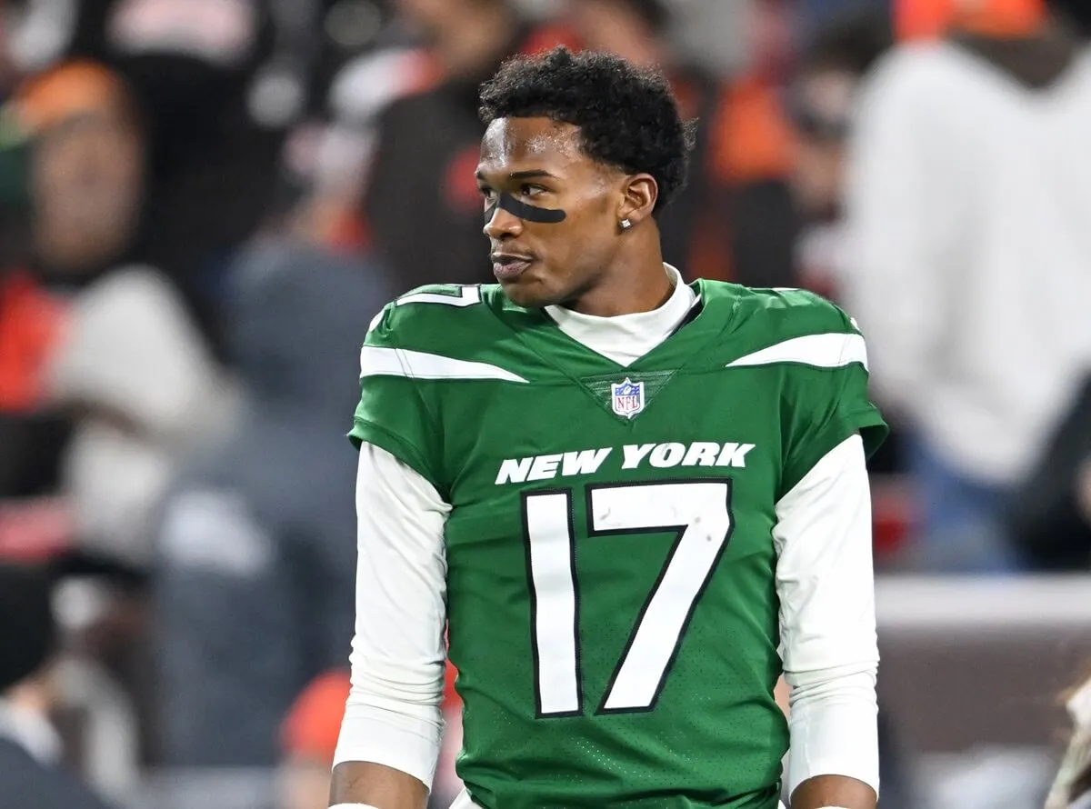 Garrett Wilson #17 of the New York Jets warms up prior to a game against the Cleveland Browns