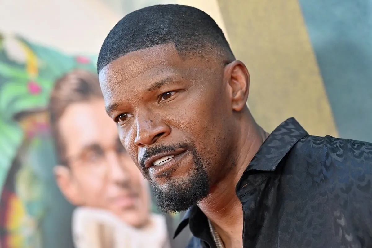 jamie foxx posing at the 'Day Shift' premiere.