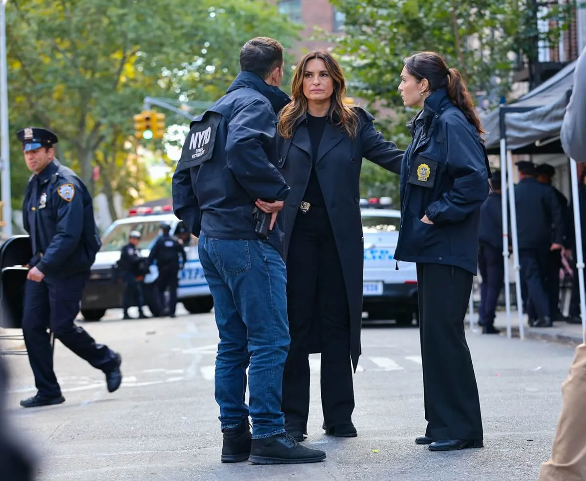 Mariska Hargitay standing alongside Juliana Aiden Martinez and Octavio Pisano in an episode of 'Law & Order SVU'.