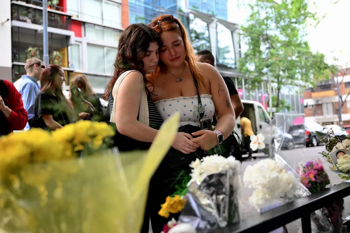 Two female fans mourn Liam Payne in Buenos Aires