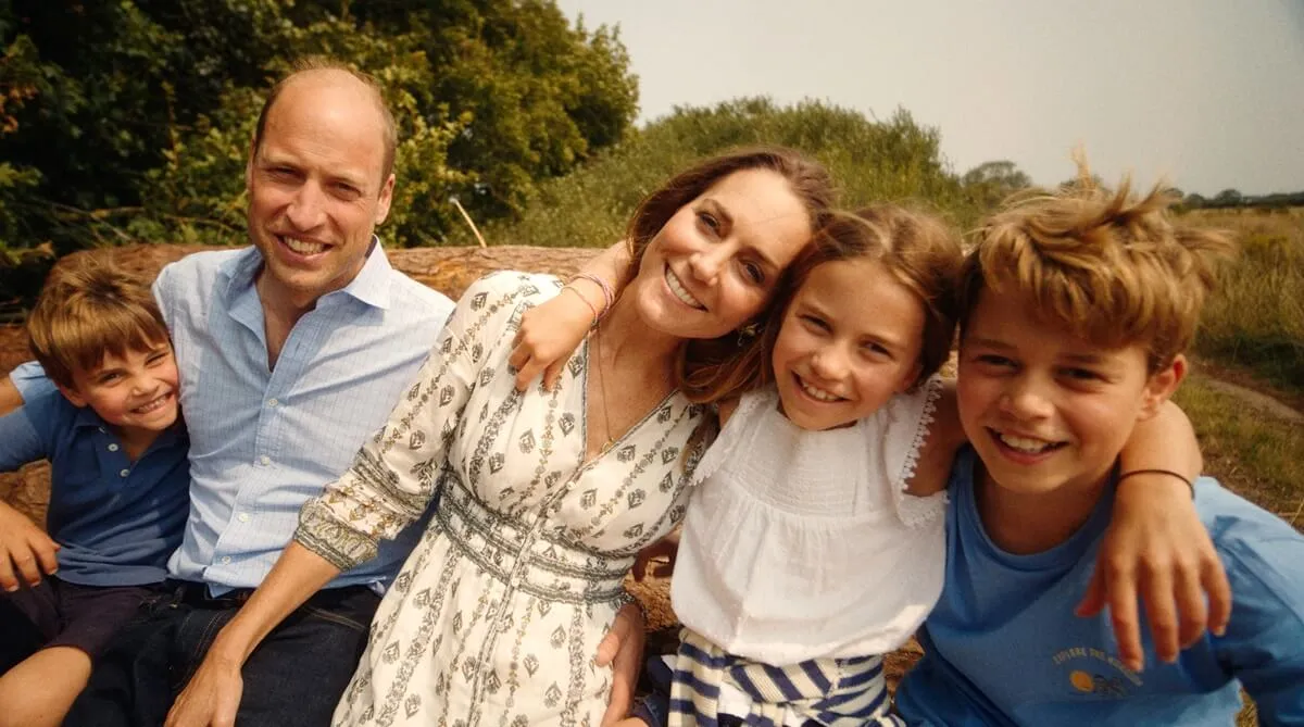 Photo of Prince William, Kate Middleton, and their children Prince George, Princess Charlotte, and Prince Louis taken in Norfolk, England