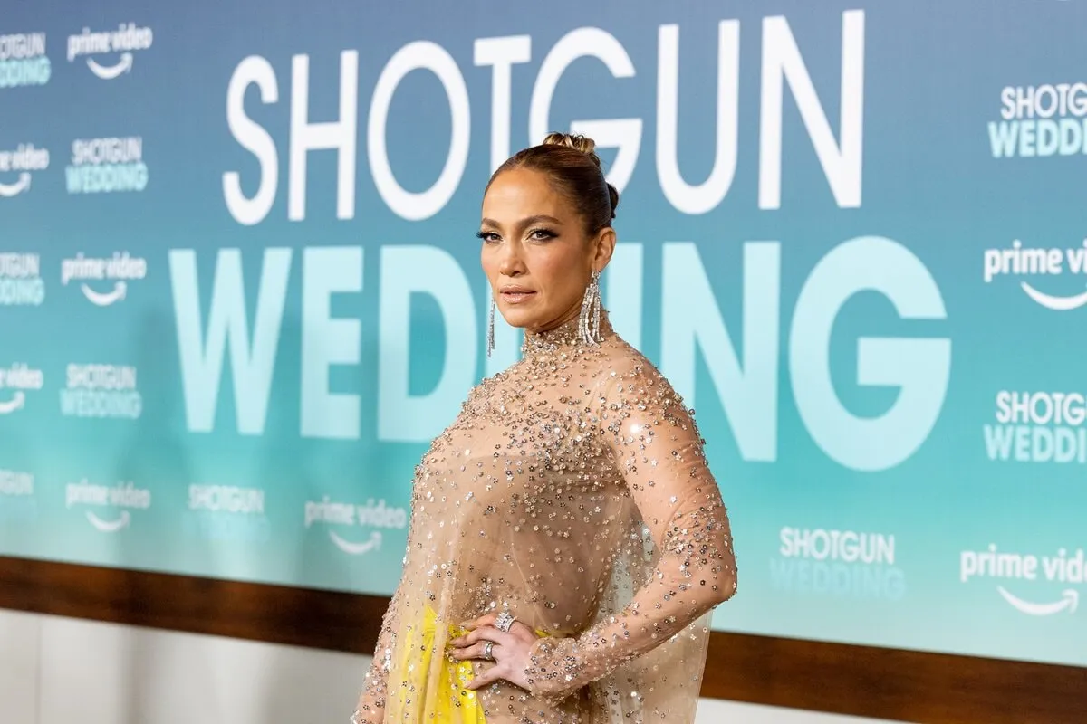 Jennifer Lopez posing at the premiere of 'Shotgun Wedding'.