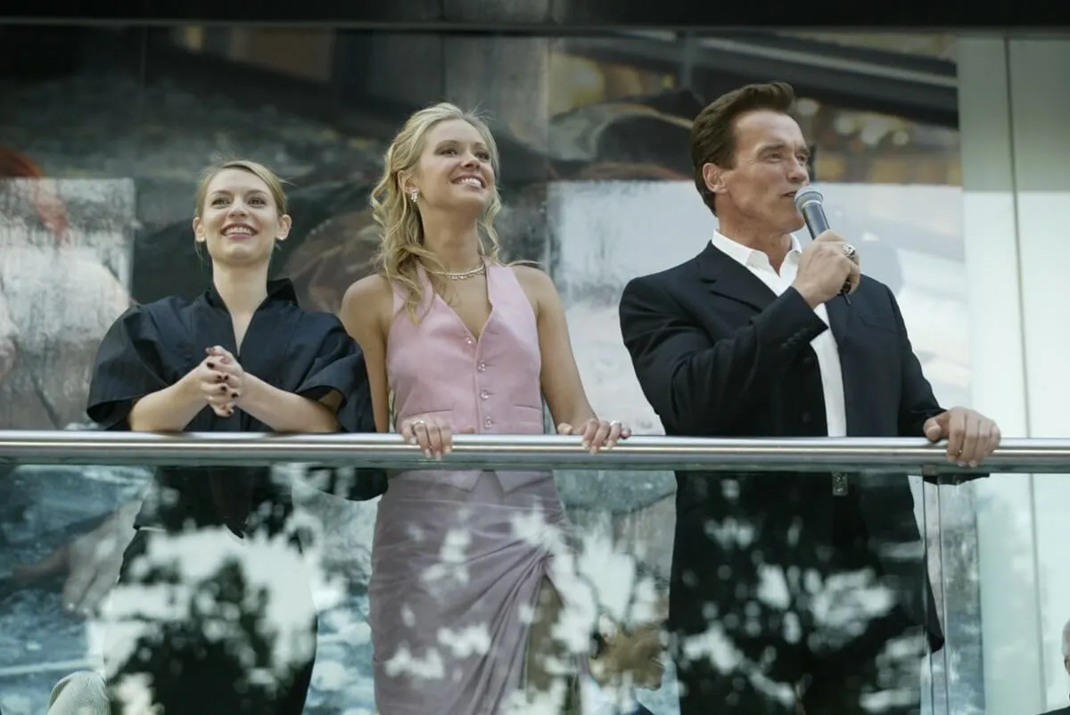 Claire Danes posing next to her 'Terminator 3' castmates Kristanna Loken and Arnold Schwarzenegger.