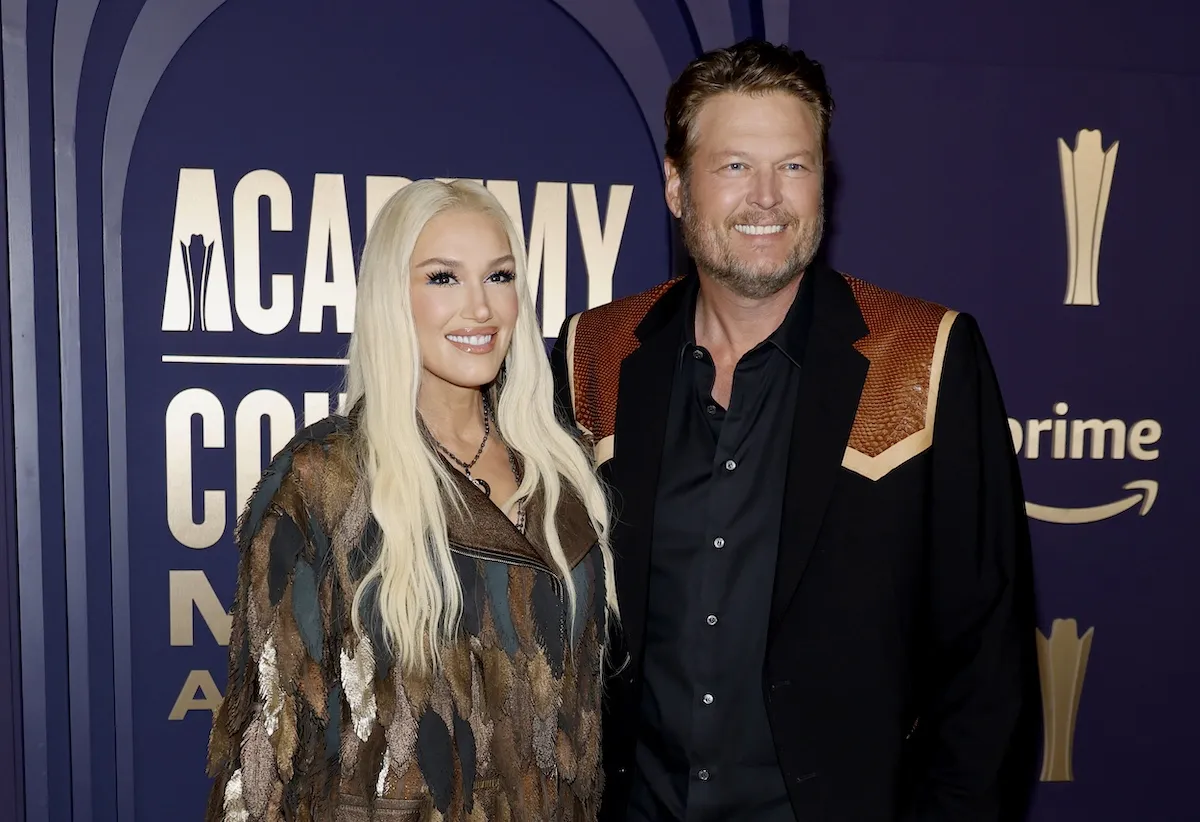 Gwen Stefani poses for a photo with Blake Shelton at the Academy of Country Music Awards