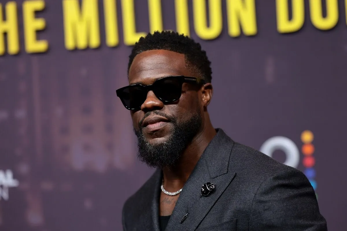 Kevin Hart posing at the premiere of 'Fight Night'.