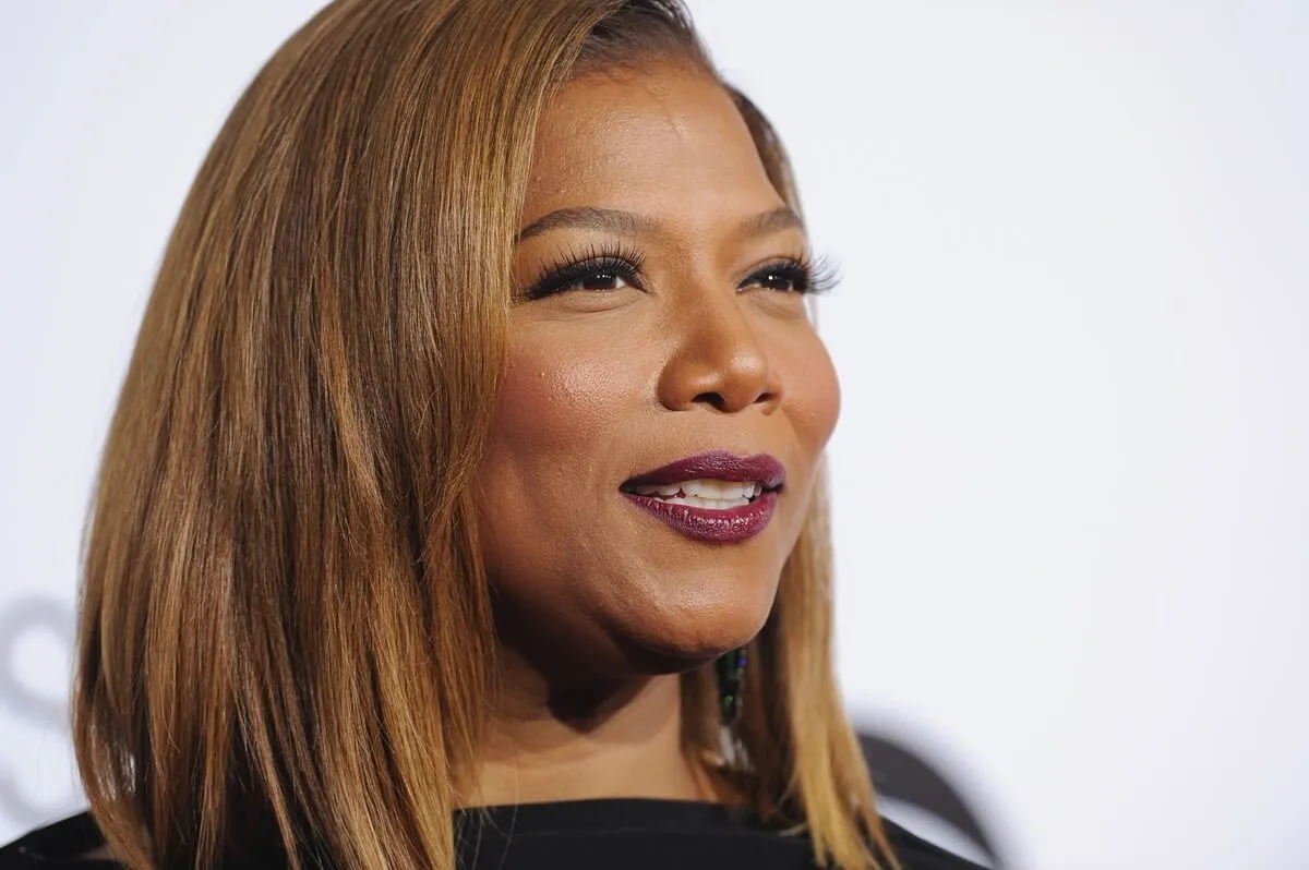 Queen Latifah posing at the 40th Annual People's Choice Awards.