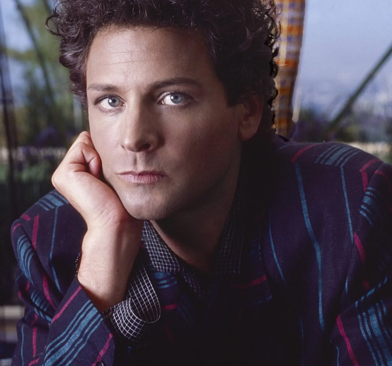 "Holiday Road" singer Lindsey Buckingham in a suit