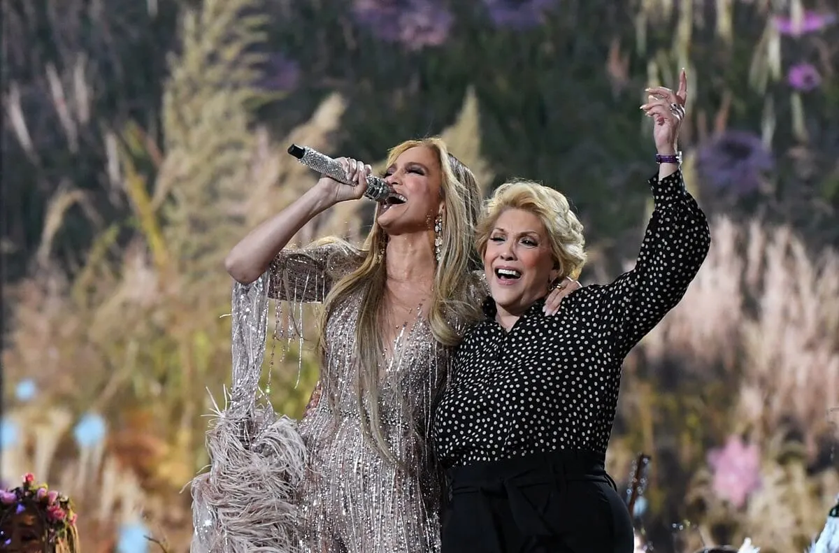 Jennifer Lopez performing on stage with mom onstage with her mother Guadalupe Rodriguez.