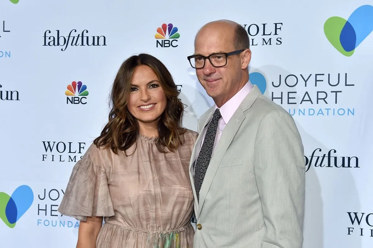 Mariska Hargitay and Anthony Edwards posing at the Joyful Revolution Gala.