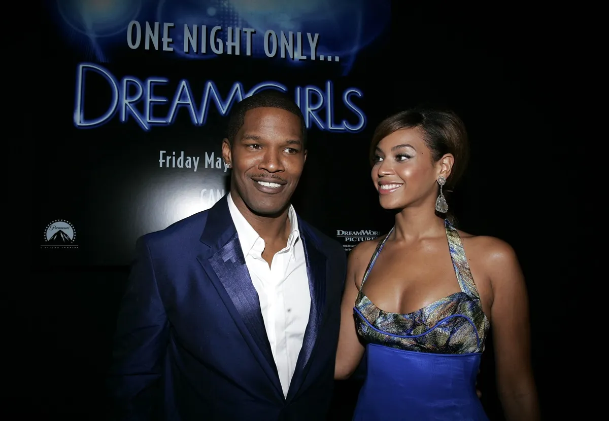 Jamie Foxx and Beyonce posing at the premiere of 'Dreamgirls'.