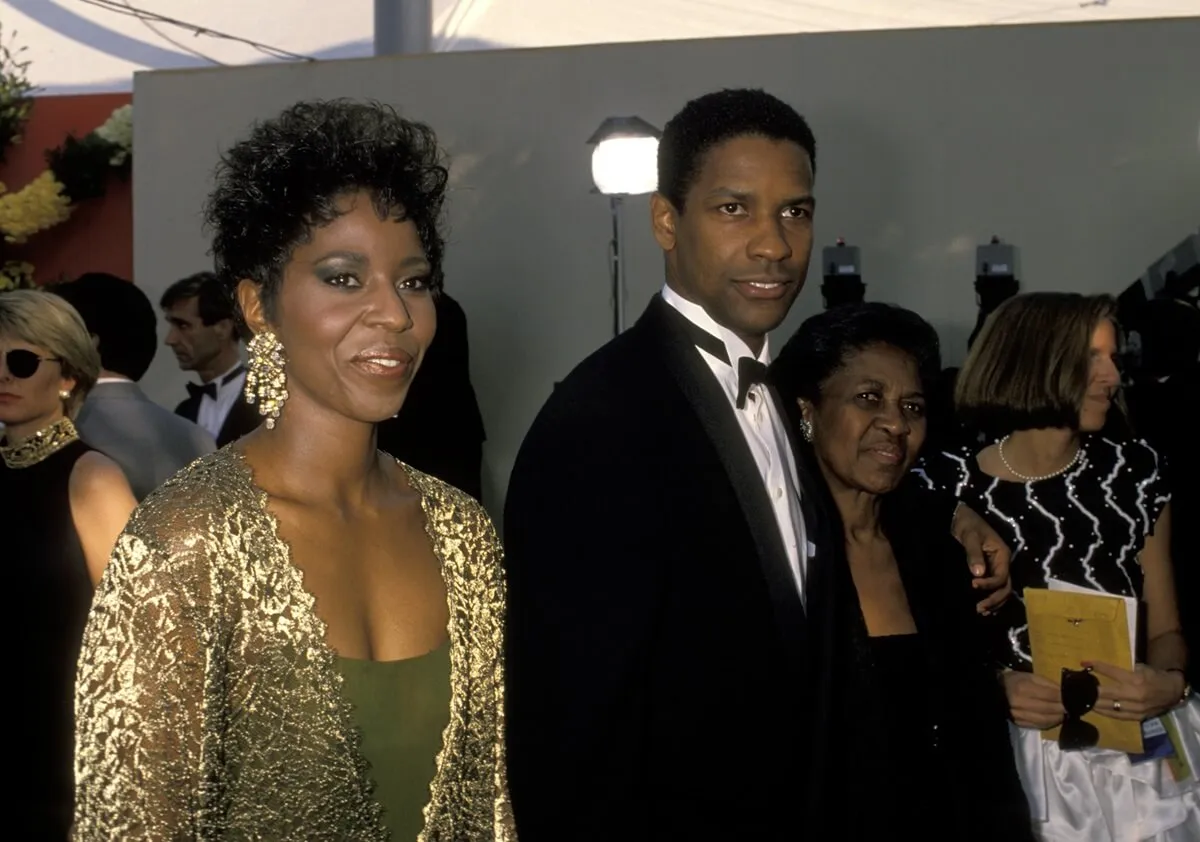 Denzel Washington at the Academy Awards with his mom and wife.