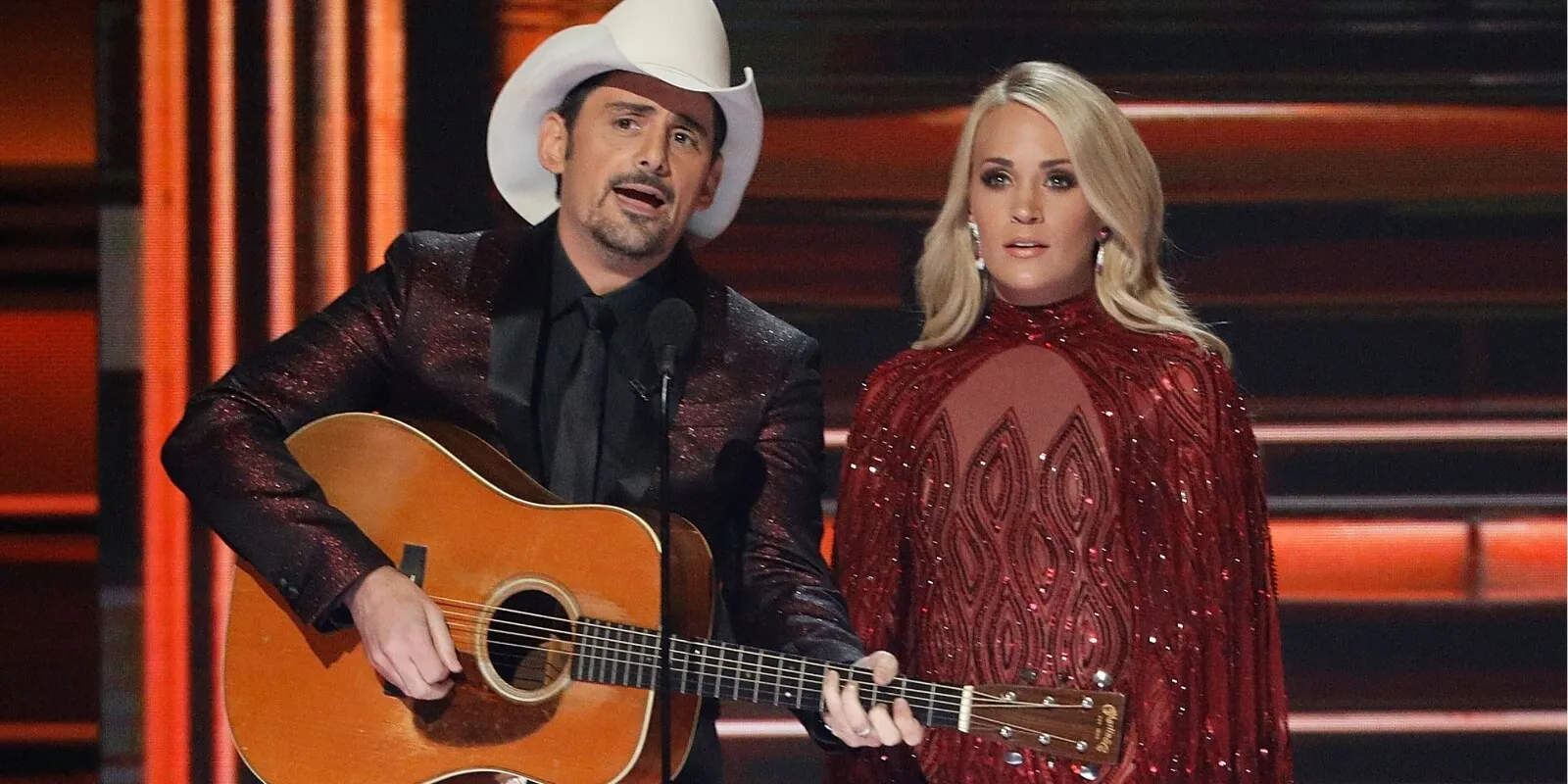 Brad Paisley and Carrie Underwood perform at the 2017 CMA Awards