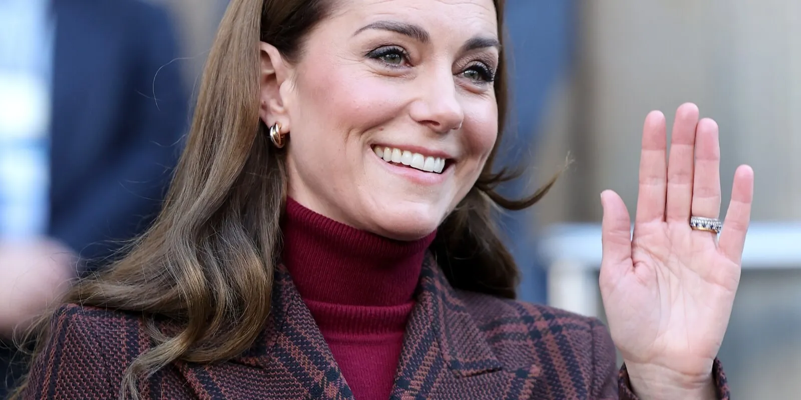 Kate Middleton wears an eternity band in place of Princess Diana's engagement ring