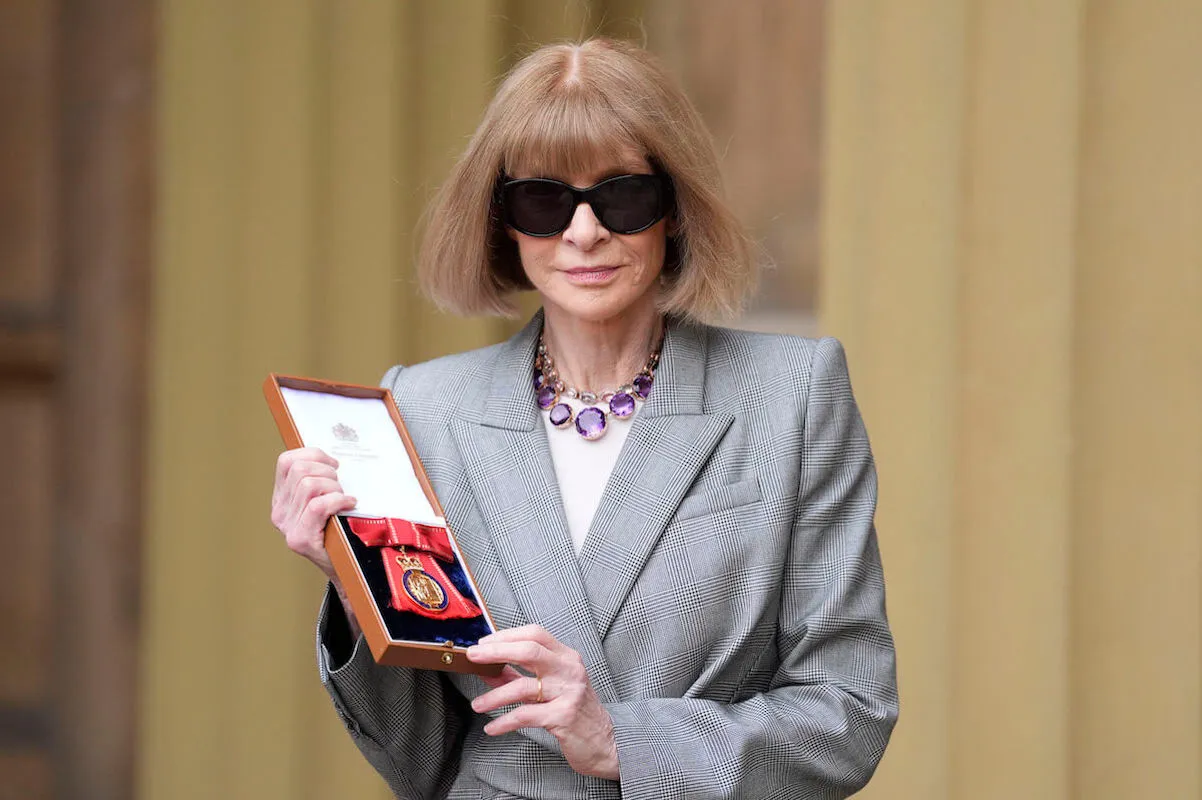 Anna Wintour, who dismissed a report of a 2025 Kate Middleton Vogue cover, holds up a medal