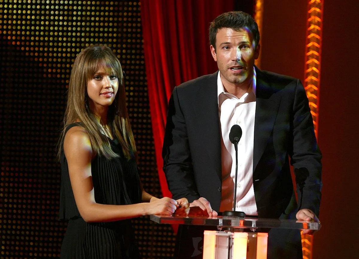 Jessica Alba and Ben Affleck presenting an award together in 2006