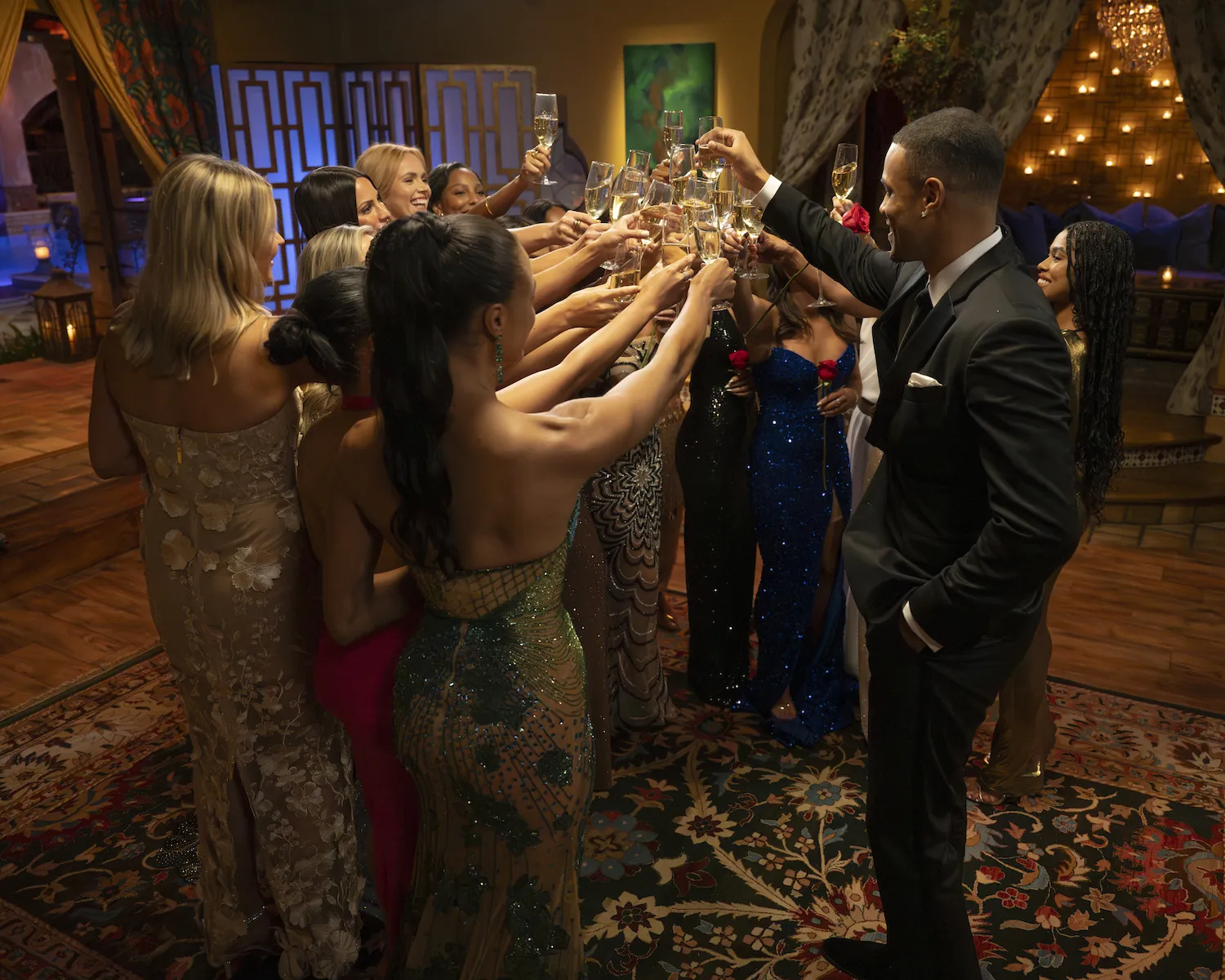 'The Bachelor' Season 29 cast toasting with Grant Ellis during the premiere