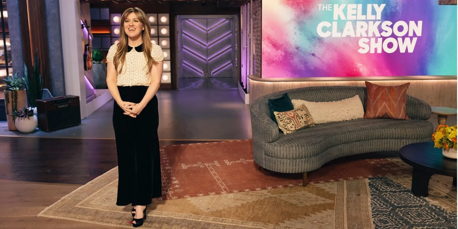 Kelly Clarkson poses on the set of 'The Kelly Clarkson Show'