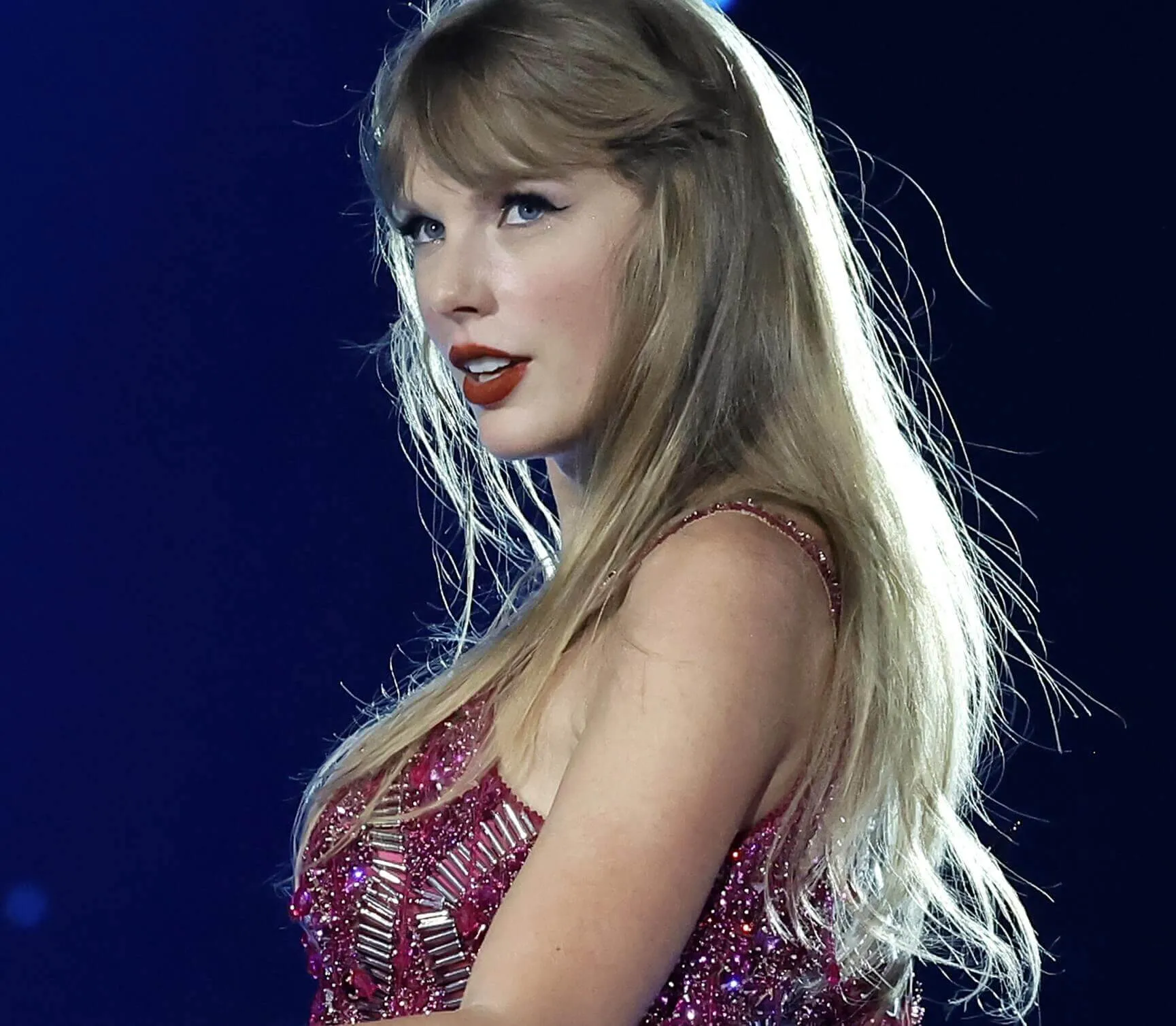 "I Can Do It With a Broken Heart" star Taylor Swift in purple