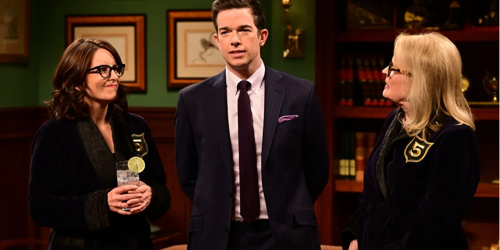 Tina Fey and Candace Bergen welcome John Mulaney into the 'SNL' Five-Timers Club.