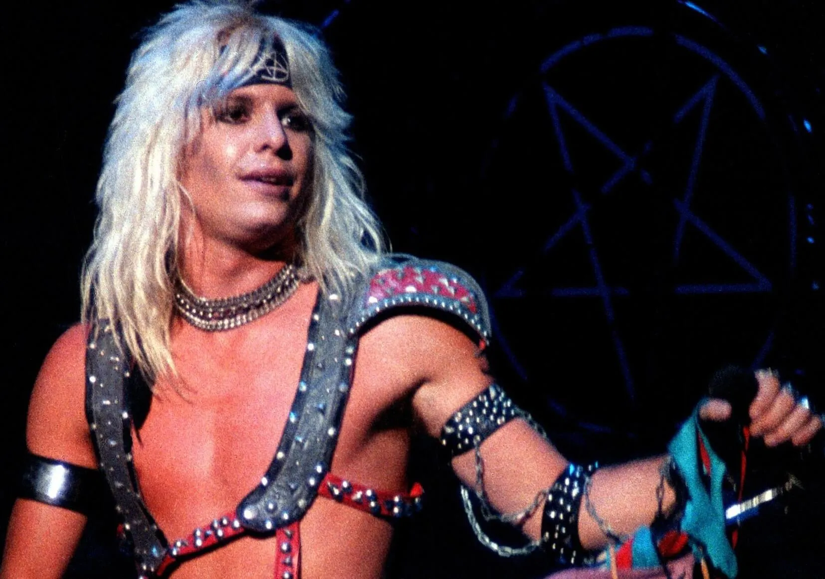 Mötley Crüe's Vince Neil with long hair